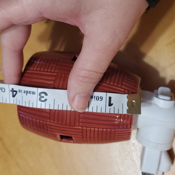 Scentsy Red Weave small plugin EUC ❤️ Great condition 4" height - Picture 2 of 5